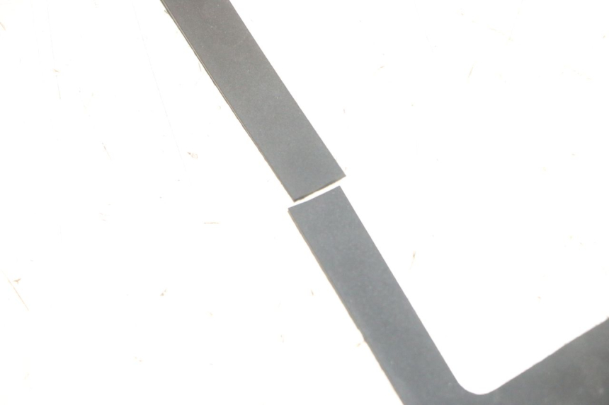 photo de CARENA PEDANA GOMME PUNK ELECTRIC RIDER 1 - Primo piano tecnico