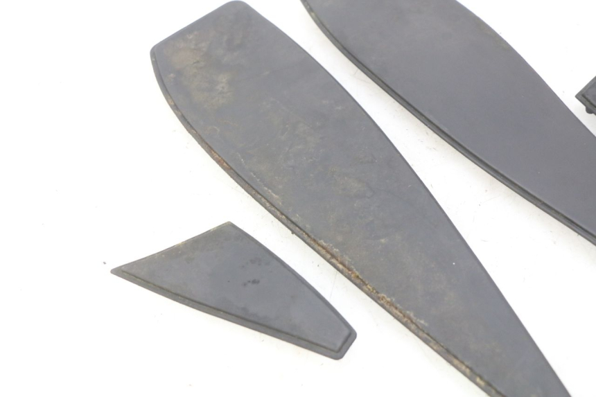 photo de TAPPETINO PEDANA PEUGEOT SATELIS COMPRESSOR K15 125 (2006 - 2009) - Zoom sullo stato d'uso