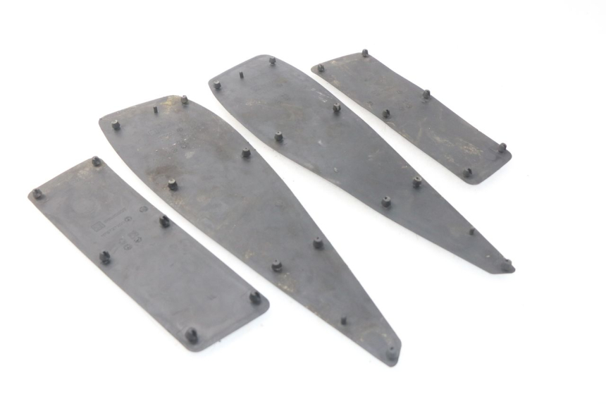 photo de TAPPETINO PEDANA PEUGEOT SATELIS 300 (2012 - 2015) - Dettaglio del componente