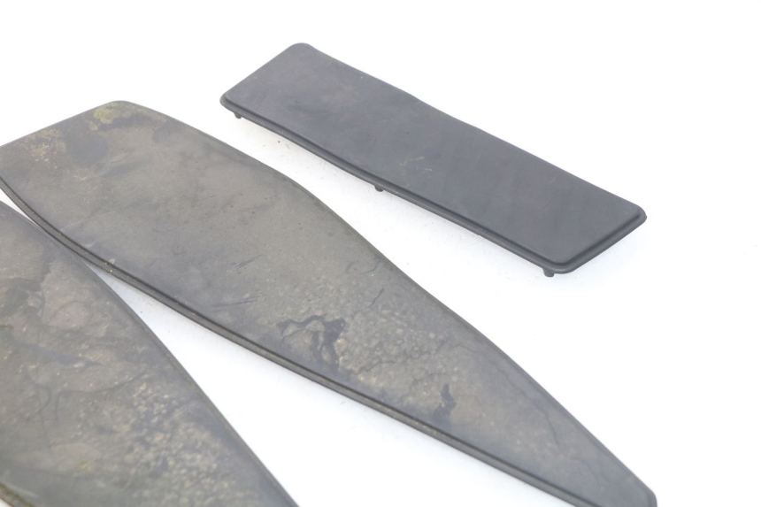 photo de TAPPETINO PEDANA PEUGEOT SATELIS 300 (2012 - 2015) - Zoom sullo stato d'uso