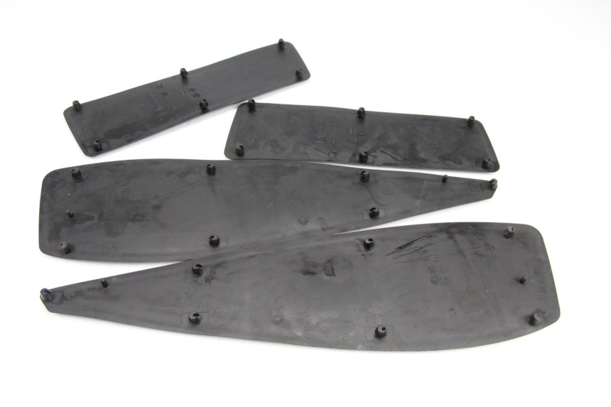 photo de Tappetino pedana PEUGEOT SATELIS 125 (2013 - 2018) - Dettaglio del componente