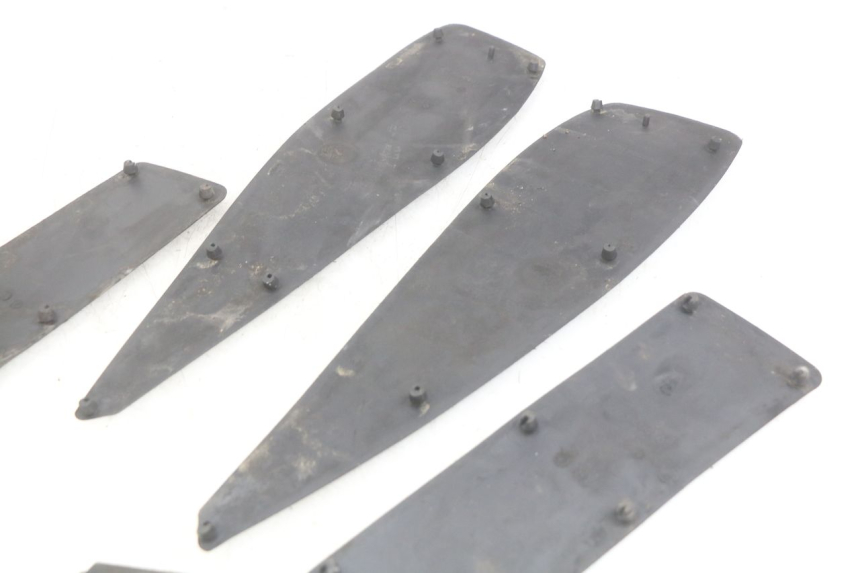 photo de TAPPETINO PEDANA PEUGEOT SATELIS 125 (2006 - 2009) - Dettaglio del componente