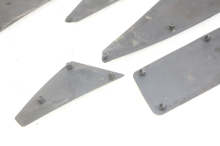 photo de TAPPETINO PEDANA PEUGEOT SATELIS 125 (2006 - 2009) - Altra angolazione