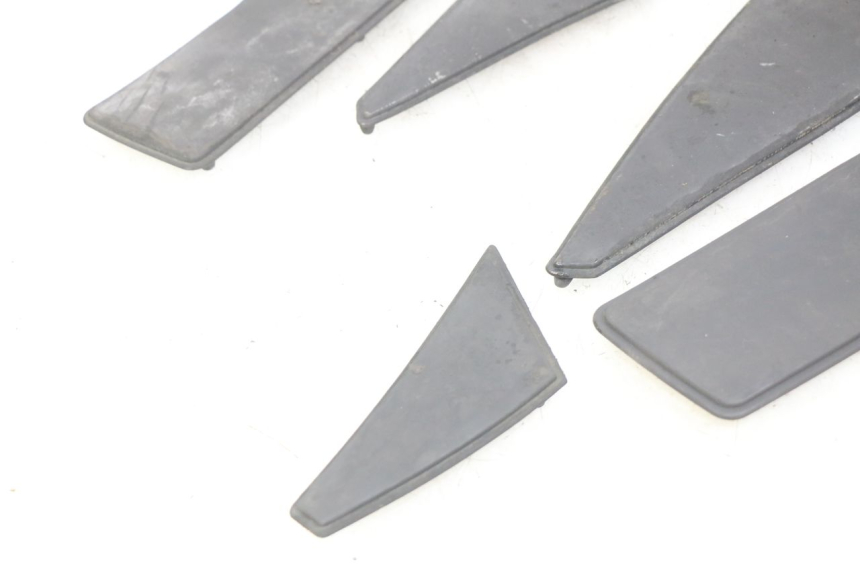 photo de TAPPETINO PEDANA PEUGEOT SATELIS 125 (2006 - 2009) - Vista d'insieme del prodotto