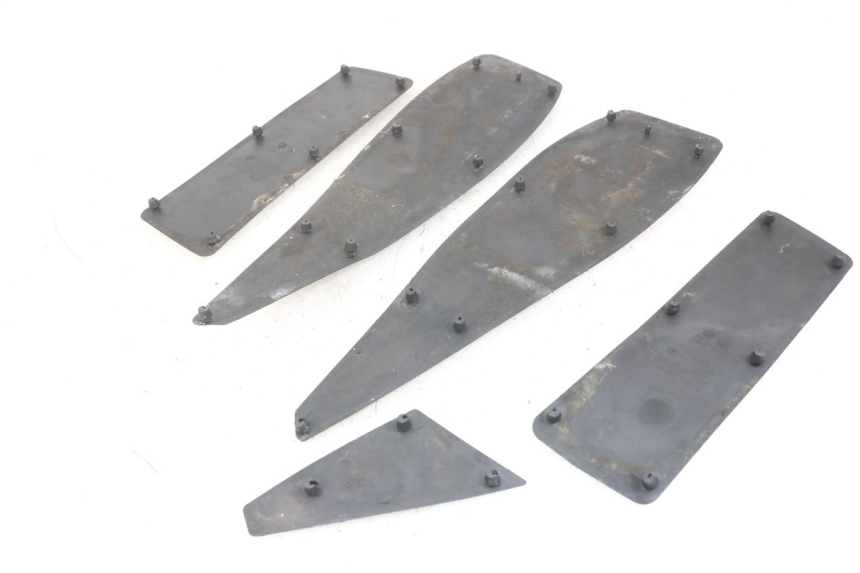 photo de TAPPETINO PEDANA PEUGEOT SATELIS 125 (2006 - 2009) - Zoom sullo stato d'uso