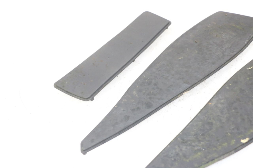 photo de TAPPETINO PEDANA PEUGEOT SATELIS 125 (2006 - 2009) - Altra angolazione