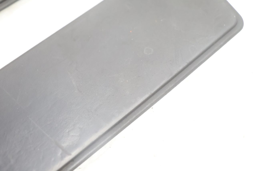 photo de TAPPETINO PEDANA PEUGEOT SATELIS 125 (2006 - 2009) - Primo piano tecnico