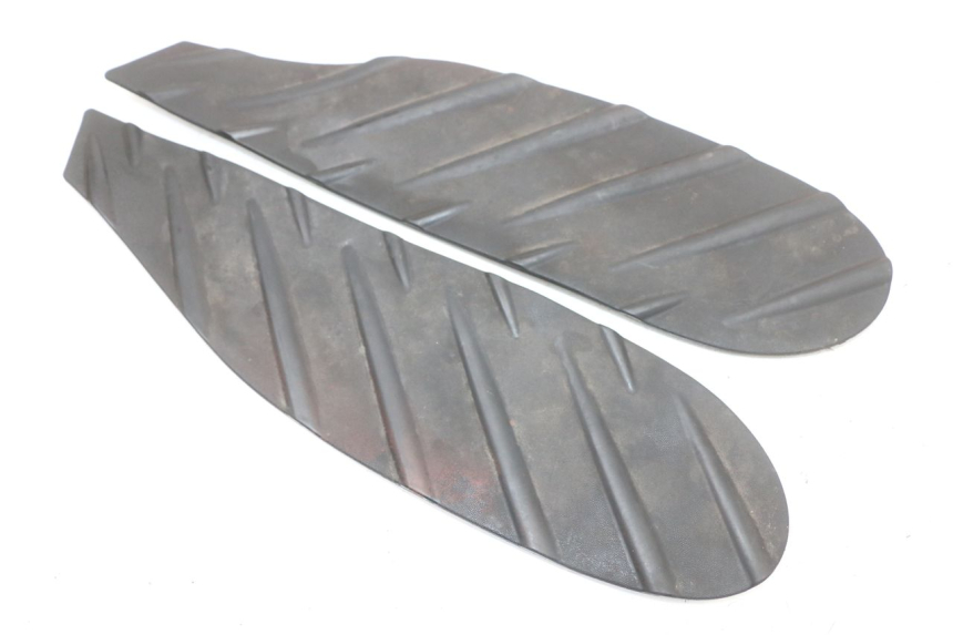 photo de Tappetino pedana APRILIA SR CARB LC 2T 50 (2004 - 2012) - Dettaglio del componente