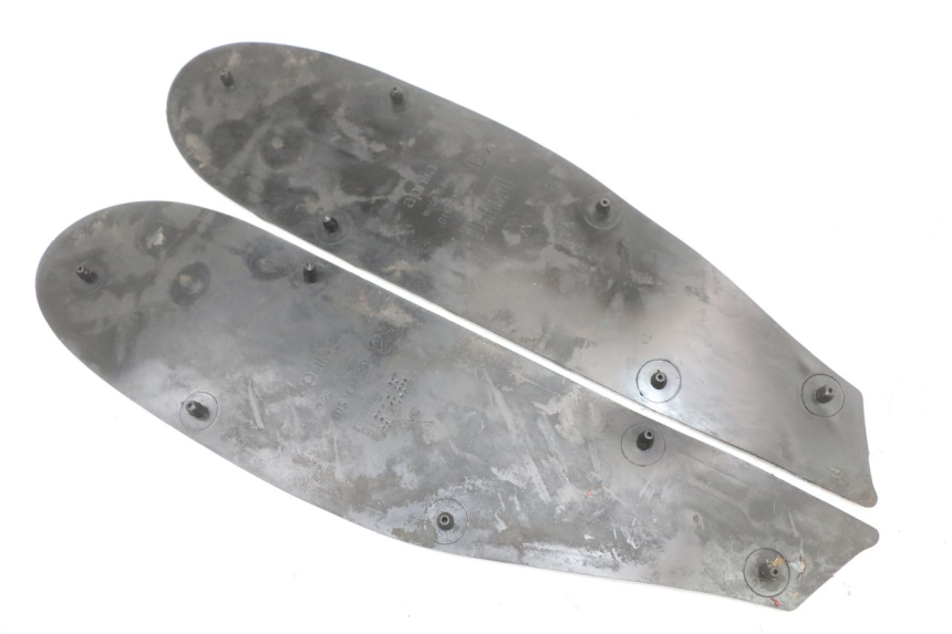 photo de Tappetino pedana APRILIA SR CARB LC 2T 50 (2004 - 2012) - Zoom sullo stato d'uso