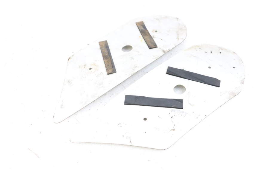 photo de CARENA PEDANA GOMME PEUGEOT STREETZONE 2T 50 (2014 - 2019) - Dettaglio del componente