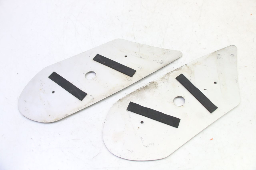 photo de CARENA PEDANA GOMME PEUGEOT STREETZONE I 2T 50 (2018 - 2020) - Vista d'insieme del prodotto