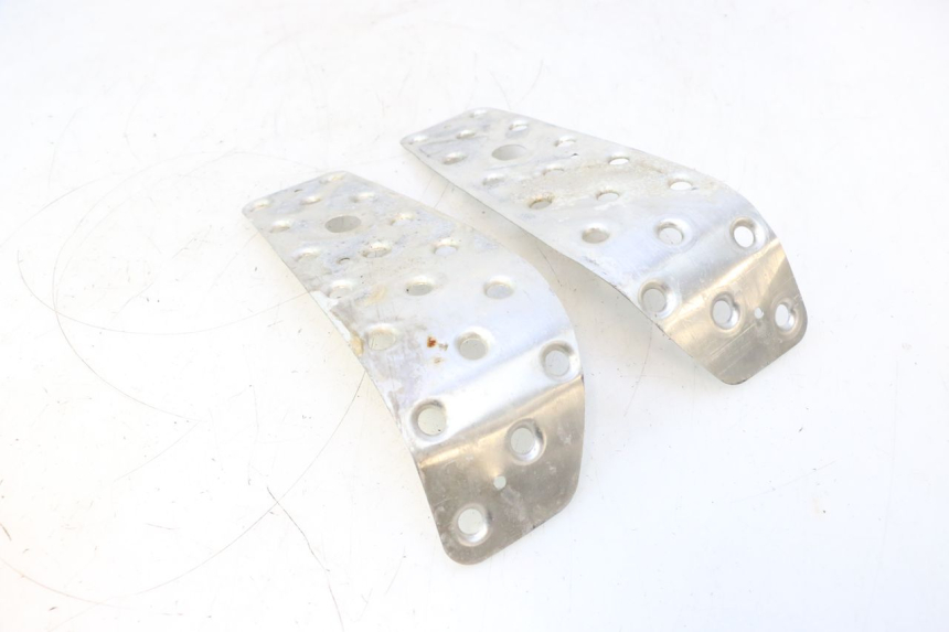 photo de CARENA PEDANA GOMME PEUGEOT TREKKER 50 (1995 - 2004) - Dettaglio del componente