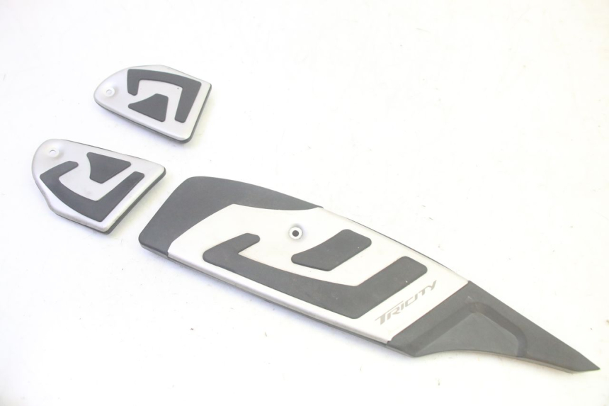 photo de CARENA PEDANA GOMME YAMAHA TRICITY 300 (2020 - 2024) - Vista principale