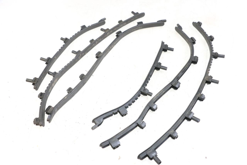 photo de CARENA PEDANA GOMME PIAGGIO VESPA LX 125 (2005 - 2010) - Vista principale