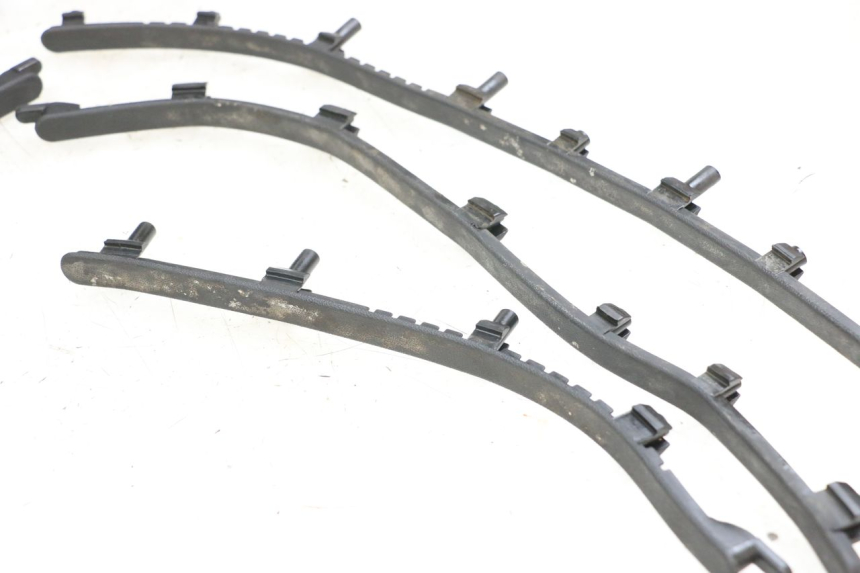 photo de CARENA PEDANA GOMME PIAGGIO VESPA LX 125 (2005 - 2010) - Dettaglio del componente