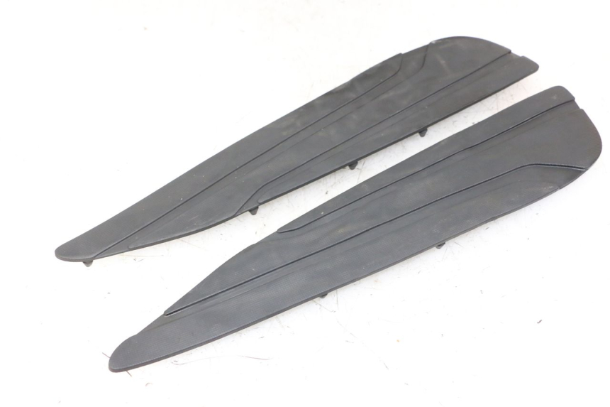photo de CARENA PEDANA GOMME YAMAHA X-MAX XMAX ABS 250 (2010 - 2012) - Vista principale