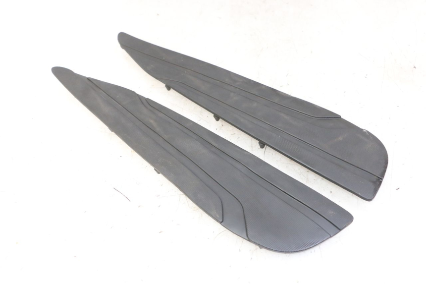 photo de CARENA PEDANA GOMME YAMAHA X-MAX XMAX ABS 250 (2010 - 2012) - Altra angolazione