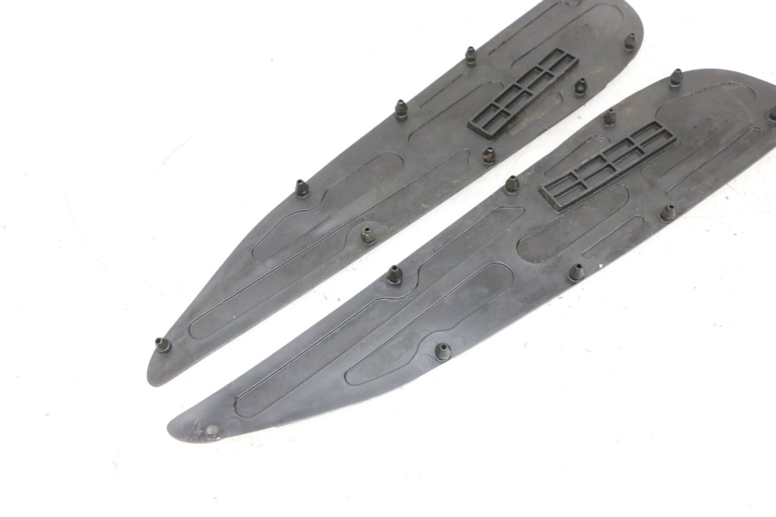 photo de TAPPETINO PEDANA YAMAHA X-MAX XMAX 125 (2010 - 2013) - Primo piano tecnico