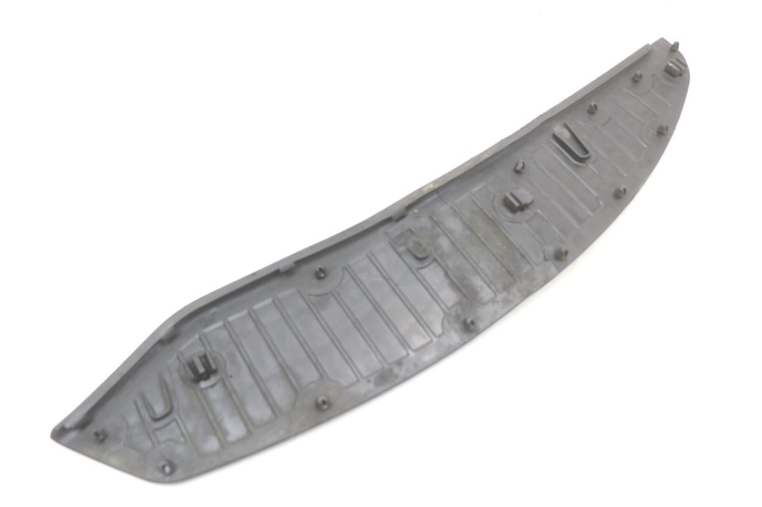 photo de TAPPETINO PEDANA PIAGGIO X10 125 (2012 - 2017) - Stato della superficie e materiale