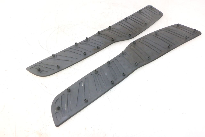 photo de Tappetino pedana PIAGGIO X8 STREET 125 (2006 - 2007) - Primo piano tecnico