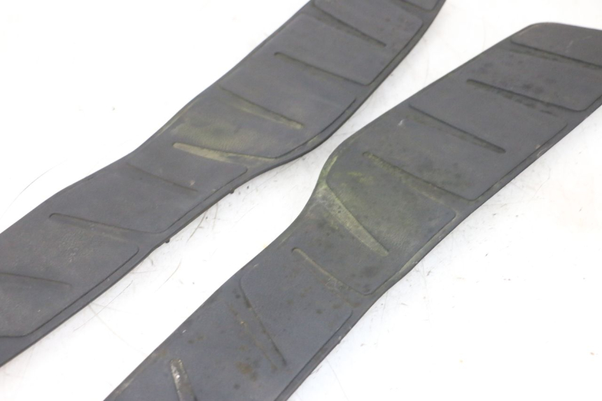 photo de Tappetino pedana PIAGGIO X8 125 (2004 - 2007) - Stato della superficie e materiale