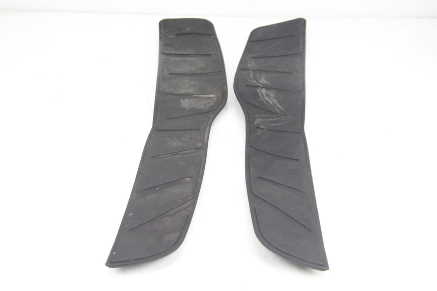 photo de TAPPETINO PEDANA PIAGGIO XEVO - X EVO 125 (2007 - 2017) - Zoom sullo stato d'uso