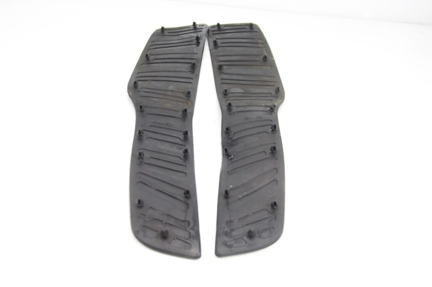 photo de TAPPETINO PEDANA PIAGGIO XEVO - X EVO 125 (2007 - 2017) - Altra angolazione