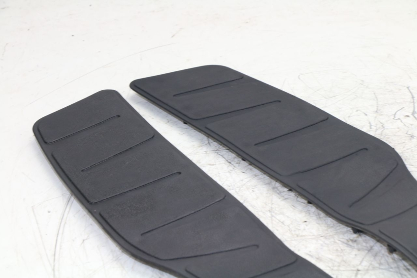 photo de Tappetino pedana PIAGGIO XEVO - X EVO 125 (2010 - 2015) - Altra angolazione