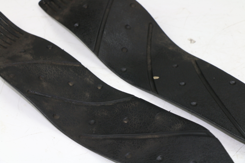 photo de TAPPETINO PEDANA YAMAHA X-MAX 250 (2007 - 2009) - Primo piano ad alta risoluzione