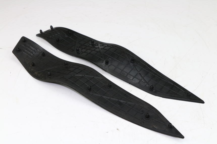 photo de TAPPETINO PEDANA YAMAHA X-MAX 250 (2007 - 2009) - Altra angolazione