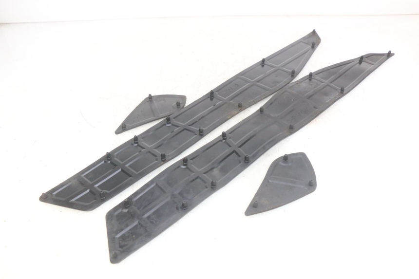 photo de TAPPETINO PEDANA YAMAHA YP MAJESTY 400 (2004 - 2008) - Dettaglio del componente