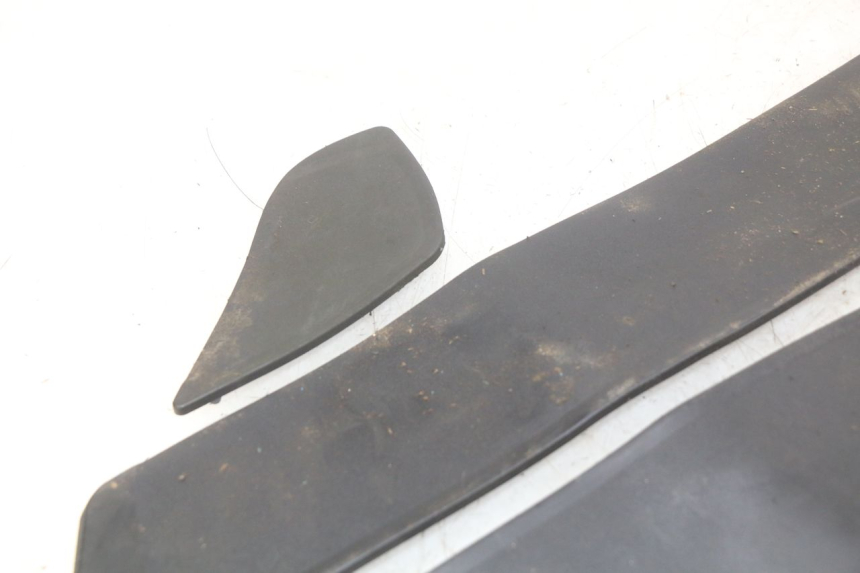 photo de TAPPETINO PEDANA YAMAHA YP MAJESTY 400 (2004 - 2008) - Altra angolazione