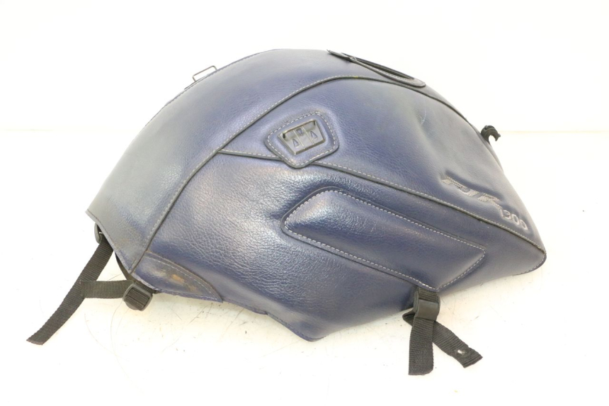 photo de COPRI SERBATOIO YAMAHA FJR 1300 (2001 - 2005) - Primo piano tecnico
