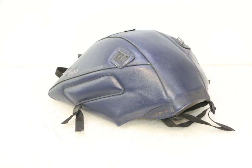 photo de COPRI SERBATOIO YAMAHA FJR 1300 (2001 - 2005) - Dettagli dei punti di fissaggio