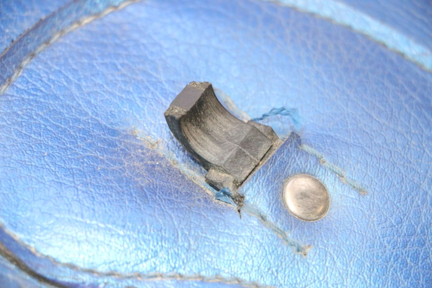 photo de COPRI SERBATOIO YAMAHA TDM ABS 900 (2002 - 2014) - Dettagli dei punti di fissaggio