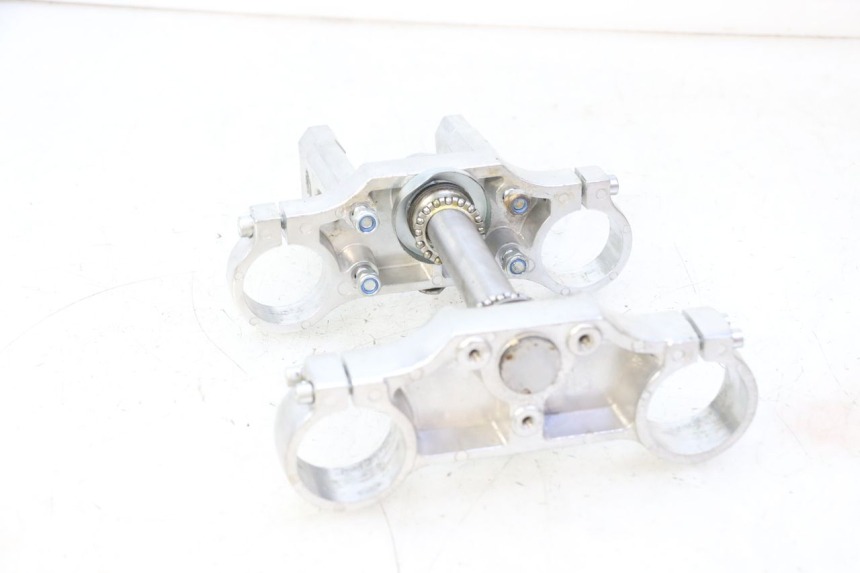 photo de TE FORCELLA LONCIN DIRT BIKE 125 - Stato della superficie e materiale