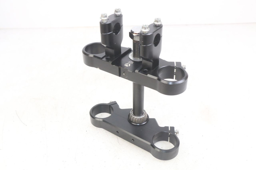 photo de TE FORCELLA YCF R-START 125 - Dettagli dei punti di fissaggio