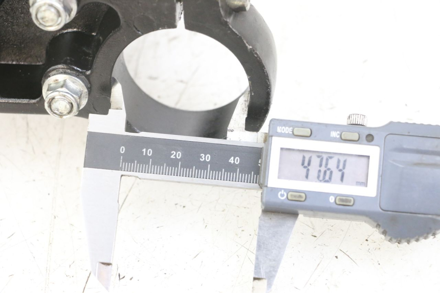 photo de PIASTRA SUPERIORE APOLLO RFZ 125 - Zoom sullo stato d'uso