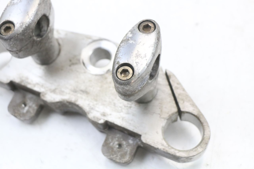 photo de PIASTRA SUPERIORE HYOSUNG GV AQUILA 125 (2000 - 2009) - Primo piano tecnico