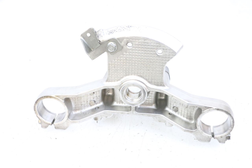 photo de PIASTRA SUPERIORE SUZUKI BURGMAN 650 (2013 - 2020) - Primo piano tecnico