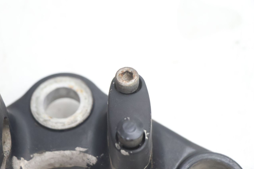 photo de PIASTRA SUPERIORE HONDA CB TWO FIFTY 250 (1991 - 2002) - Dettaglio del componente
