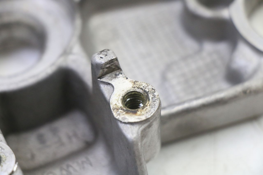 photo de PIASTRA SUPERIORE HONDA CBR RR FIREBLADE 900 (1992 - 1994) - Dettagli dei punti di fissaggio