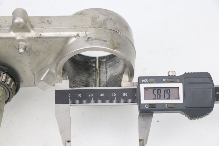 photo de Forcella superiore HONDA CRF CR-F 450 (2009 - 2012) - Zoom sullo stato d'uso