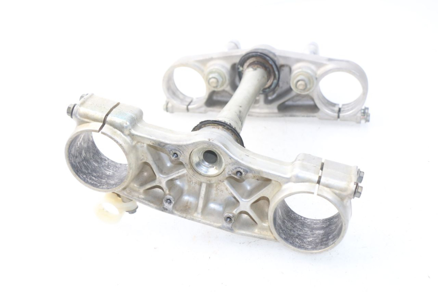 photo de PIASTRA SUPERIORE HONDA CRF CR-F 450 (2005 - 2008) - Dettagli dei punti di fissaggio