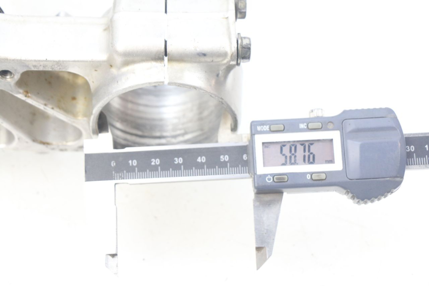 photo de TELAIO SUPERIORE HONDA CRF 250 (2016 - 2017) - Zoom sullo stato d'uso