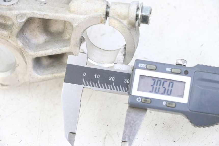 photo de PIASTRA SUPERIORE HONDA CRF-F CRF F 110 (2019 - 2022) - Zoom sullo stato d'uso