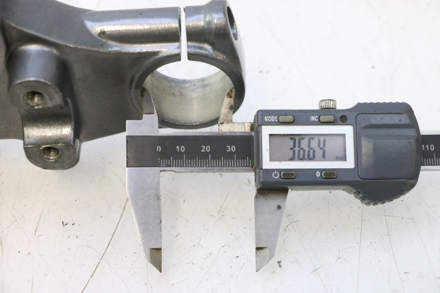 photo de PIASTRA SUPERIORE HM HONDA CRM DERAPAGE RR 50 (2006 - 2017) - Dettaglio del componente