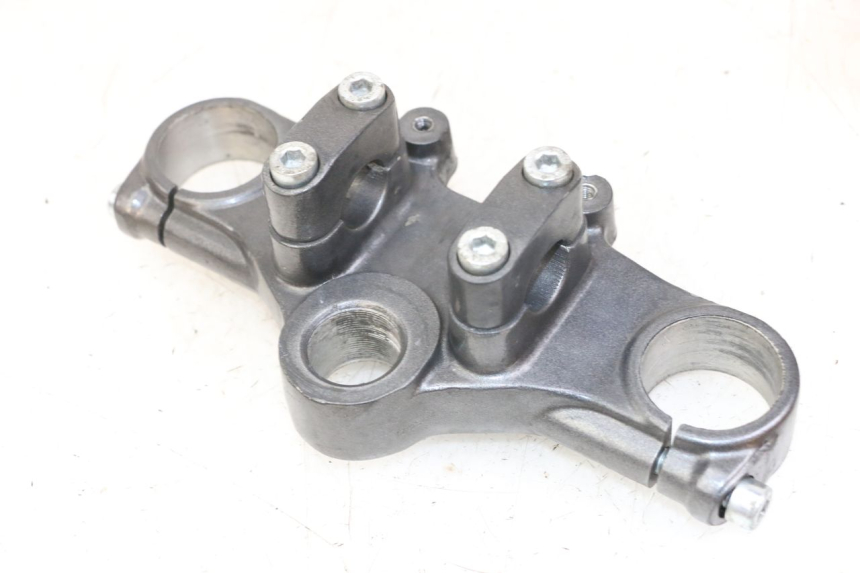 photo de PIASTRA SUPERIORE DERBI SENDA R X-TREME 50 (2006 - 2010) - Altra angolazione