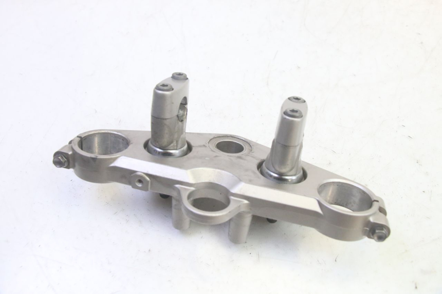 photo de PIASTRA SUPERIORE SUZUKI DL V STROM 1000 (2002 - 2007) - Primo piano tecnico