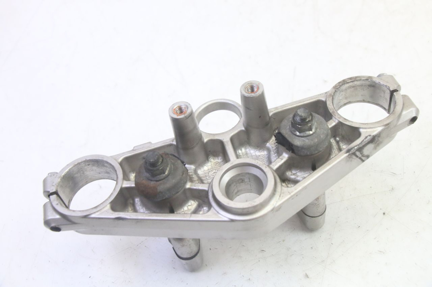 photo de PIASTRA SUPERIORE SUZUKI DL V STROM 1000 (2002 - 2007) - Dettagli dei punti di fissaggio